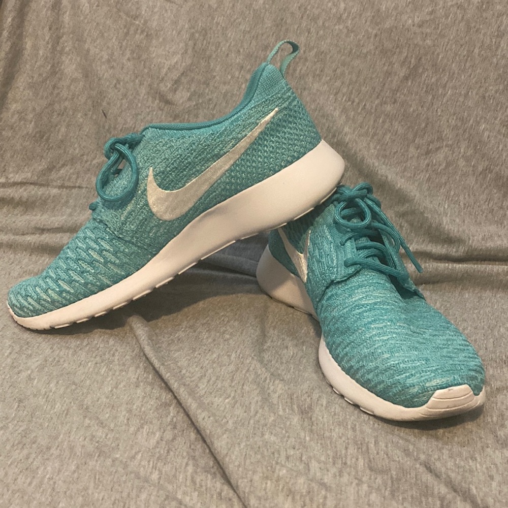 Nike Women’s Roshe size 7.5